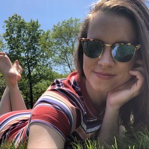 Meet your Posher, Eva